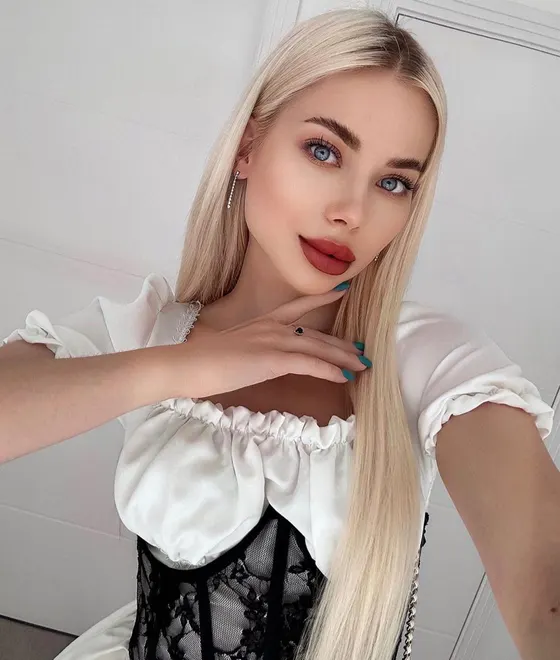 Chloe, escort in Dubai — photo 7