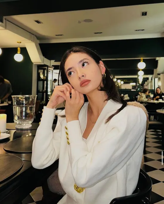 Hana, escort in Dubai