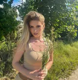 Mia, escort in Dubai — photo 2