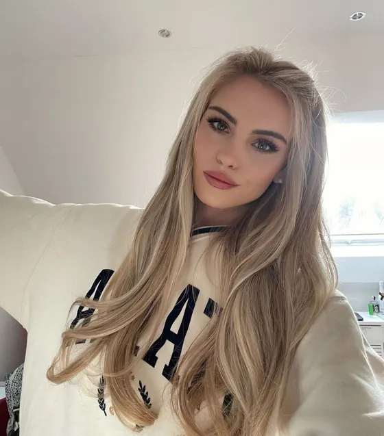 Mia, escort in Dubai — photo 4