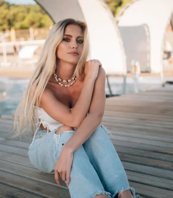 Mia, escort in Dubai — photo 7
