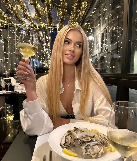Noor, escort in Dubai — photo 3
