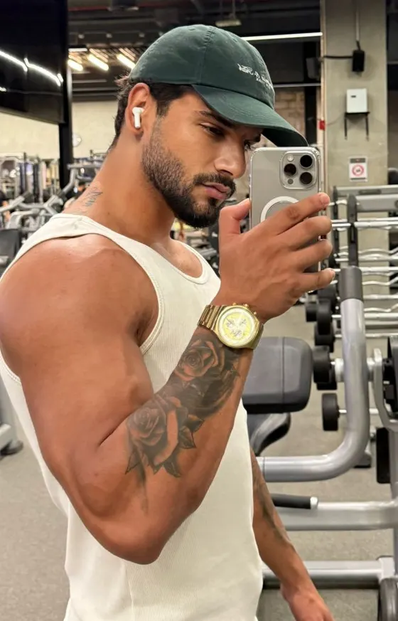 Adrian, Brazilian male escort in Dubai โ photo 11