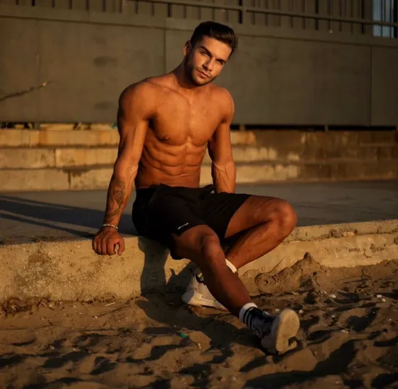 Adrian, Brazilian male escort in Dubai โ photo 12