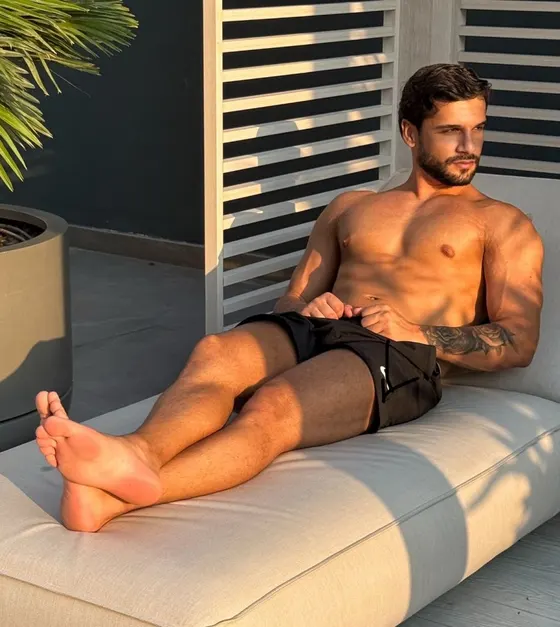 Adrian, Brazilian male escort in Dubai โ photo 14