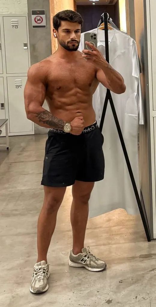 Adrian, Brazilian male escort in Dubai โ photo 2
