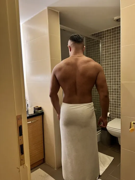 Adrian, male escort in Dubai — photo 3