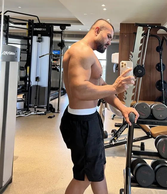Adrian, male escort in Dubai — photo 6