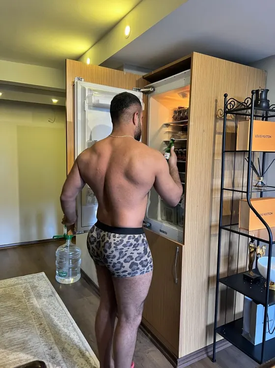 Adrian, male escort in Dubai — photo 8