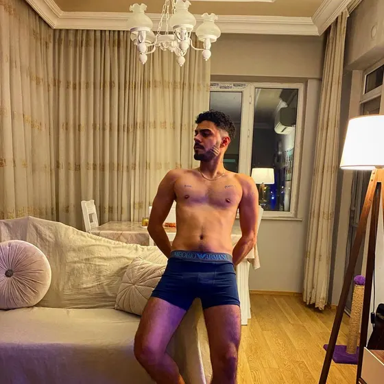 Alex, Brazilian male escort in Dubai — photo 11