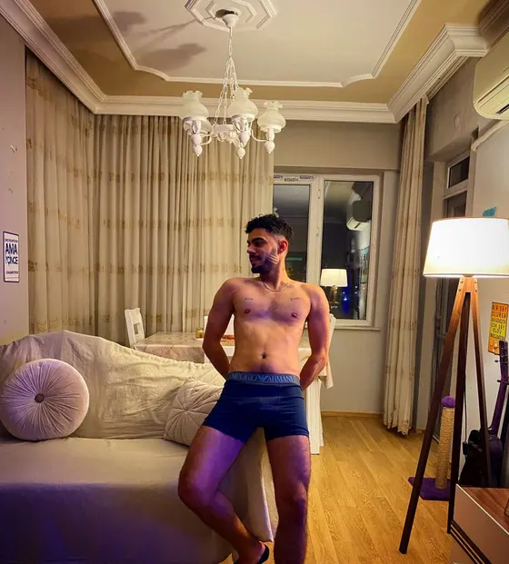 Alex, Brazilian male escort in Dubai — photo 12