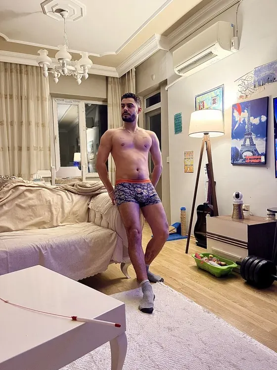 Alex, Brazilian male escort in Dubai — photo 4