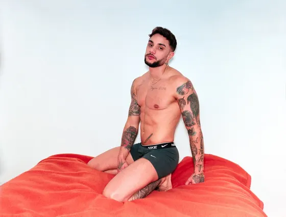 Damian, male escort in Dubai