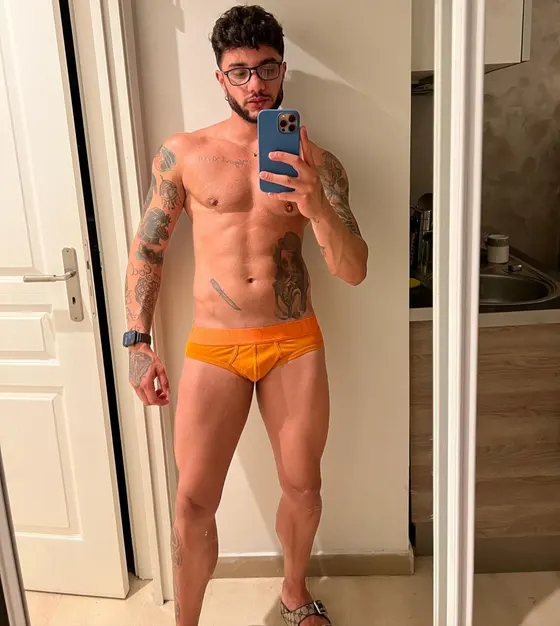 Damian, male escort in Dubai — photo 15