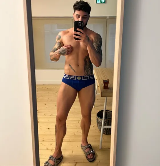 Damian, male escort in Dubai — photo 18