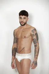 Damian, male escort in Dubai — photo 2