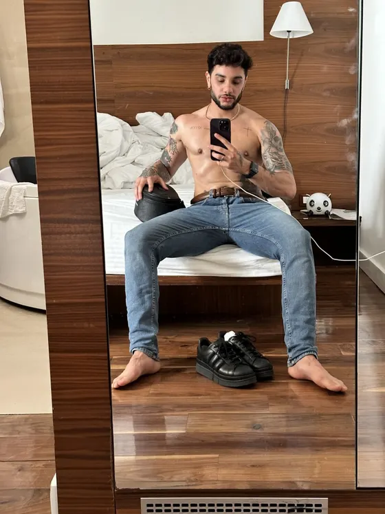 Damian, male escort in Dubai — photo 9