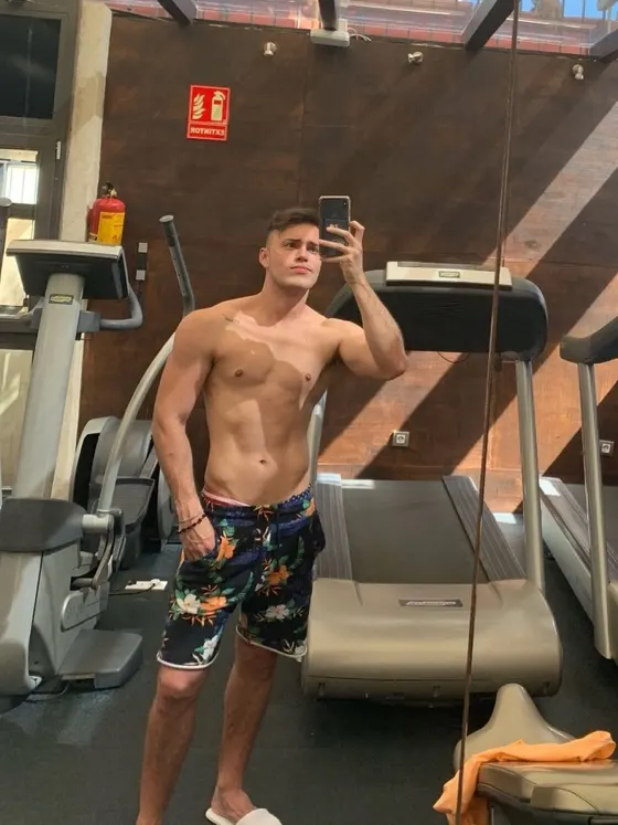 Damian, Brazilian male escort in Dubai — photo 8