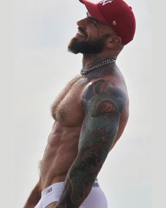 Daniel, Brazilian male escort in Dubai — photo 10
