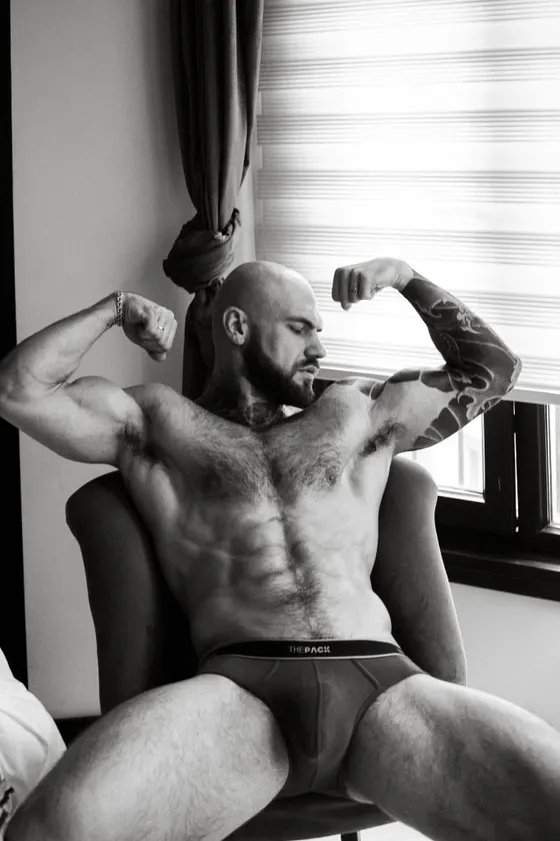 Daniel, Brazilian male escort in Dubai — photo 15