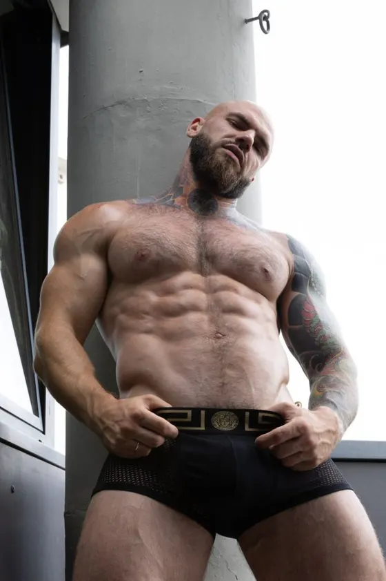 Daniel, Brazilian male escort in Dubai — photo 18