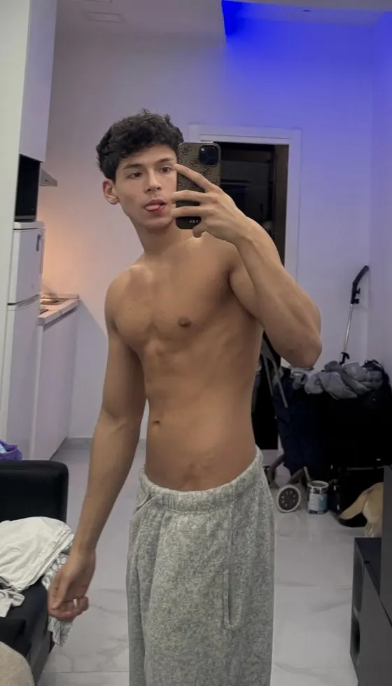 David, male escort in Dubai โ photo 3