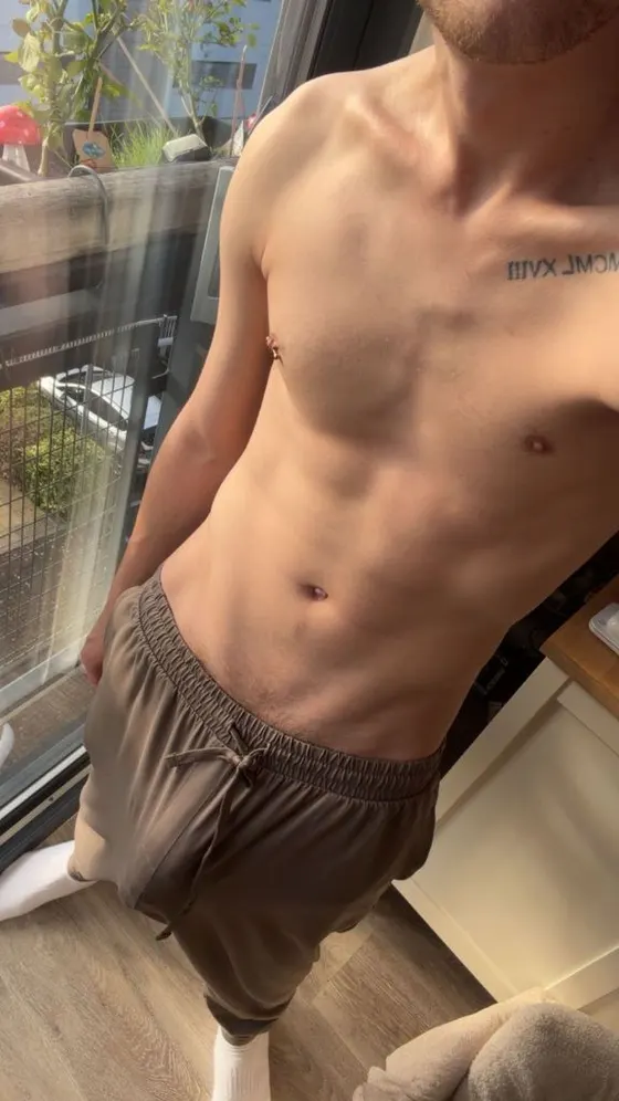 Dorian, male escort in Dubai โ photo 3