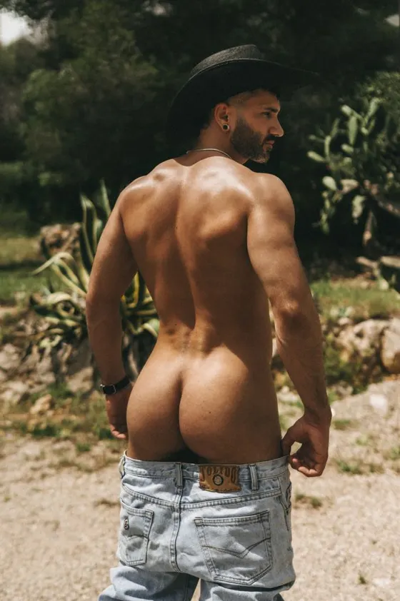 Dorian, male escort in Dubai โ photo 9