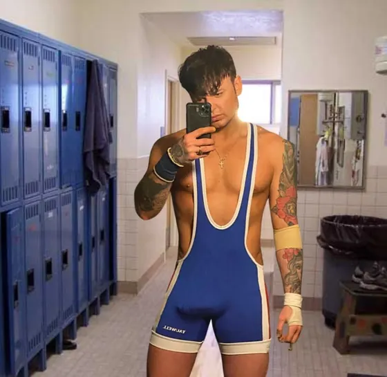 Enzo, male escort in Dubai