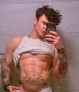 Enzo, male escort in Dubai — photo 3