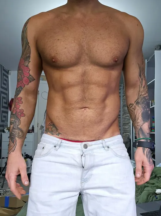 Enzo, male escort in Dubai — photo 7