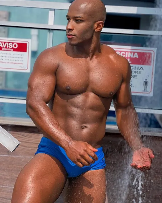 Enzo, Ebony male escort in Dubai