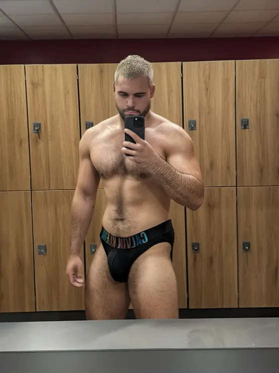 Erik, Russian male escort in Dubai โ photo 18