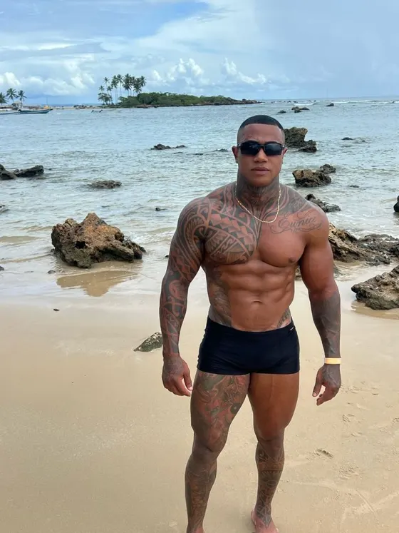 Ethan, male escort in Dubai โ photo 14
