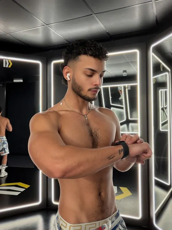 Finn, male escort in Dubai — photo 5