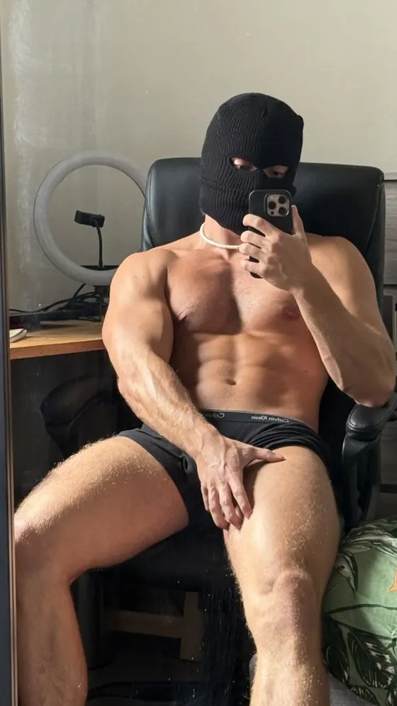 Gabriel, Russian male escort in Dubai — photo 11