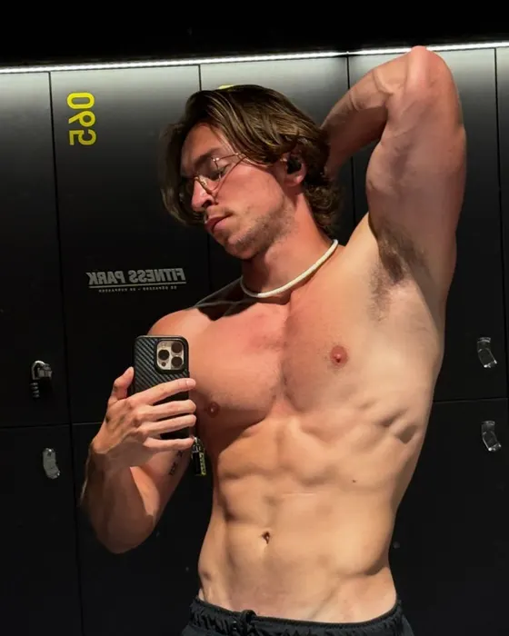 Gabriel, Russian male escort in Dubai — photo 8