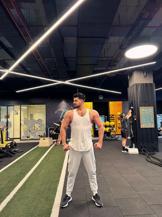 Henry, Brazilian male escort in Dubai — photo 13