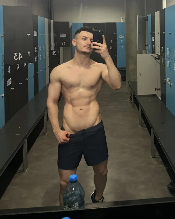 Henry, male escort in Dubai — photo 3