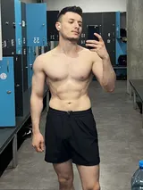 Henry, male escort in Dubai — photo 4