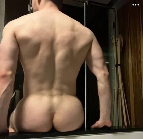 Henry, male escort in Dubai — photo 6