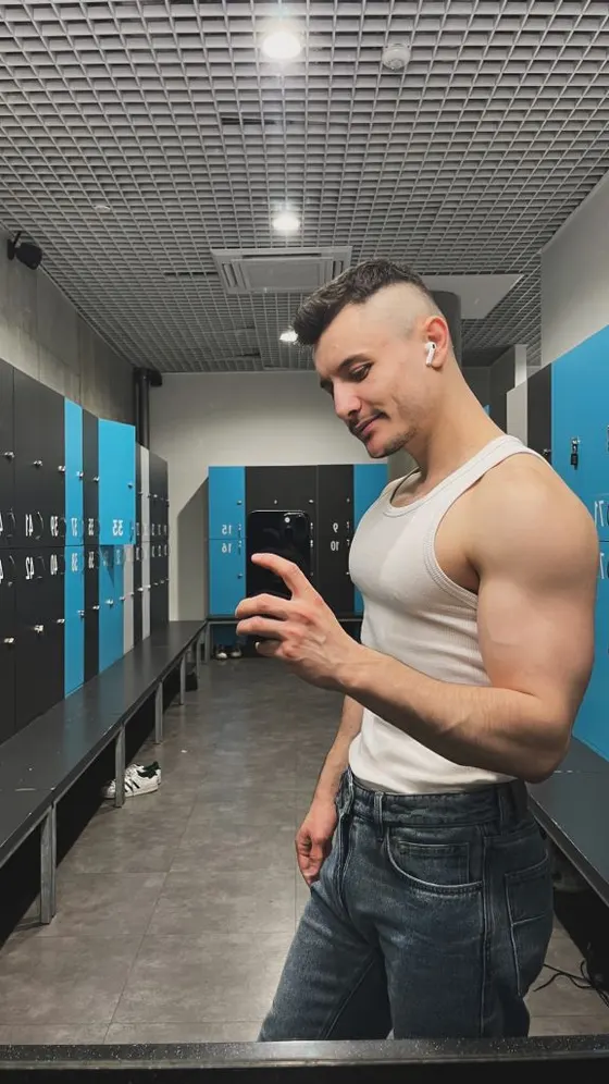 Henry, male escort in Dubai — photo 8
