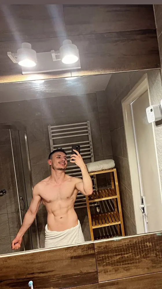 Henry, male escort in Dubai — photo 9