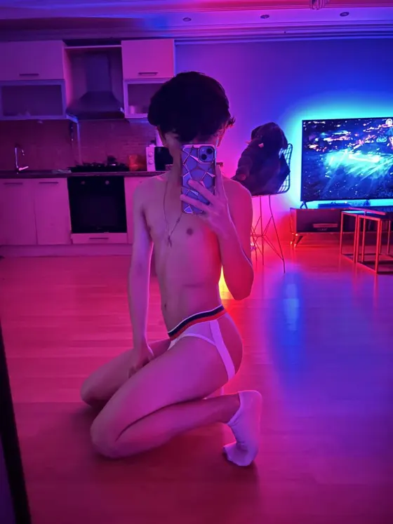 Hugo, Asian male escort in Dubai โ photo 10