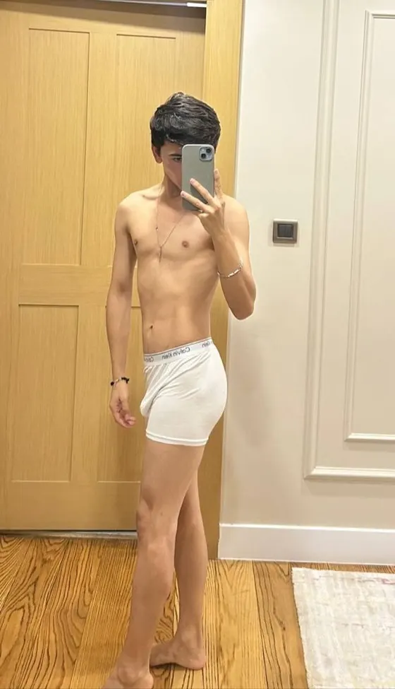 Hugo, Asian male escort in Dubai โ photo 16