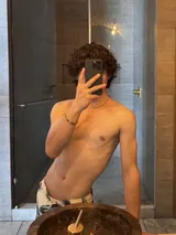 Hugo, Asian male escort in Dubai — photo 2