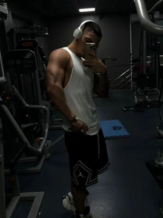 Igor, male escort in Dubai — photo 5