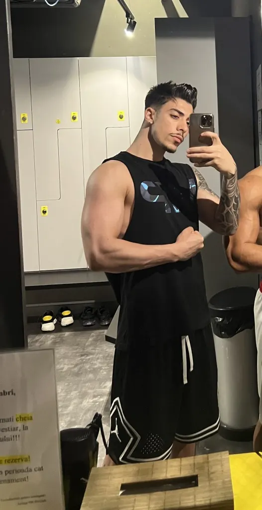 Igor, male escort in Dubai — photo 9