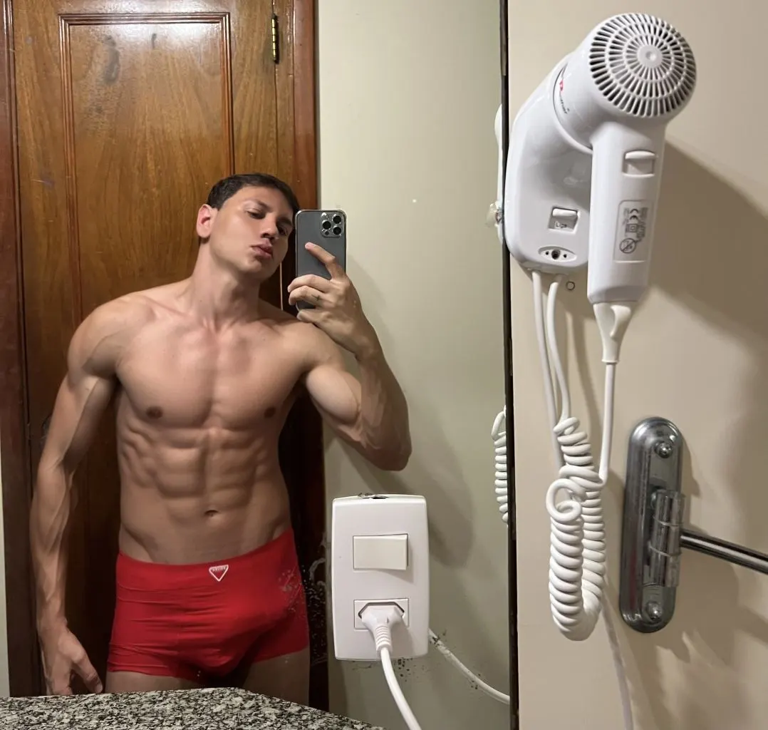 Ivan, male escort in Dubai