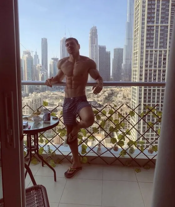 Ivan, male escort in Dubai โ photo 12